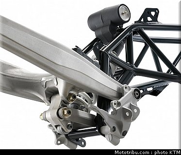 ktm_690_enduro_2011_013.jpg