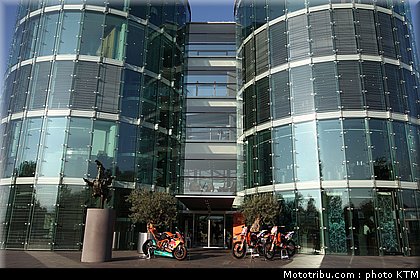 007_ktm_hangar_1_2011.jpg