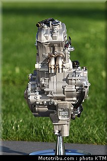 008_ktm_moto3_4_2011.jpg