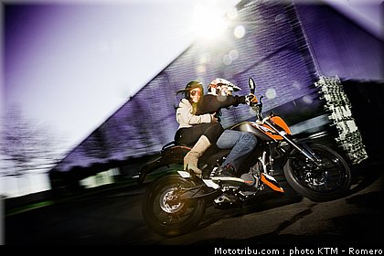 125_duke_002_ktm_2012.jpg