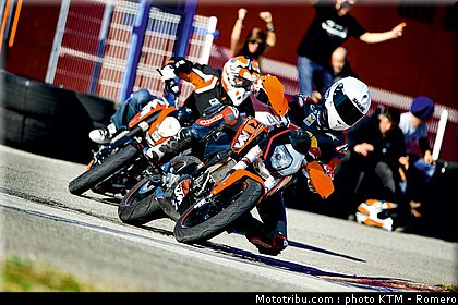 125_duke_004_ktm_2012.jpg