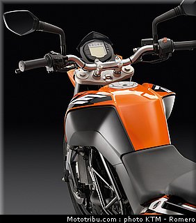 125_duke_015_ktm_2012.jpg