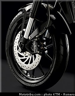 125_duke_019_ktm_2012.jpg