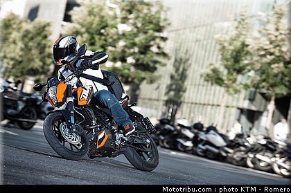 200_duke_003_ktm_2012.jpg