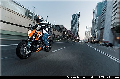 200_duke_005_ktm_2012.jpg