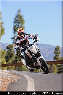 690_duke_0030_ktm_2012.jpg