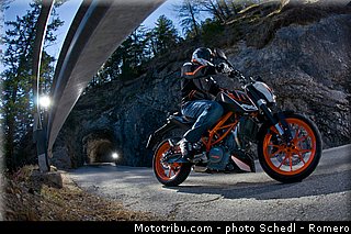 ktm_2013_390_duke_0005.jpg