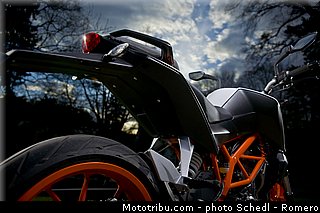 ktm_2013_390_duke_0044.jpg