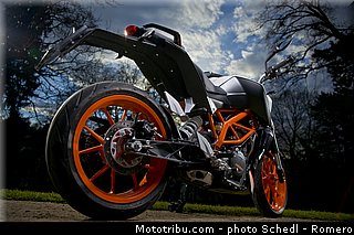 ktm_2013_390_duke_0045.jpg