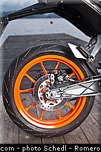 ktm_2013_390_duke_0100.jpg