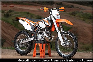 200_exc_002_ktm_2014_off_road.jpg
