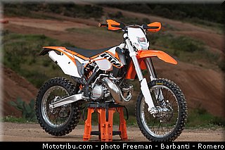 250_exc_001_ktm_2014_off_road.jpg