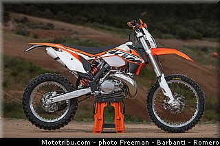 250_exc_004_ktm_2014_off_road.jpg