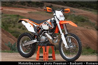 300_exc_002_ktm_2014_off_road.jpg