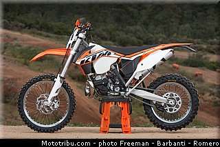 300_exc_003_ktm_2014_off_road.jpg