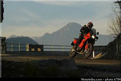 ktm_2003_950_adventure_001.jpg