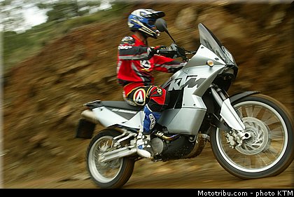 ktm_2003_950_adventure_005.jpg
