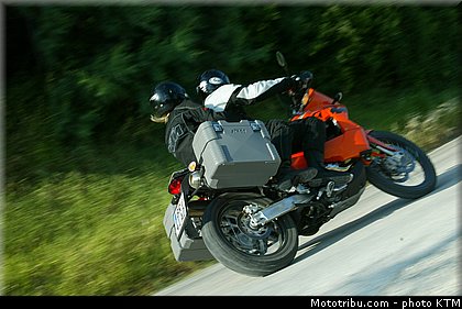 ktm_2003_950_adventure_010.jpg