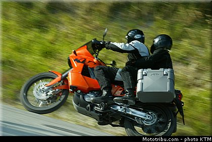 ktm_2003_950_adventure_011.jpg