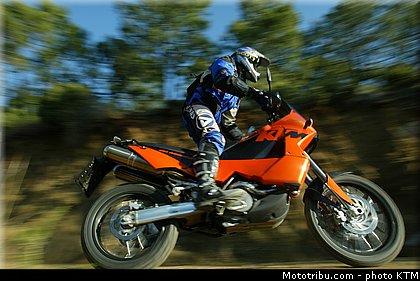 ktm_2003_950_adventure_017.jpg
