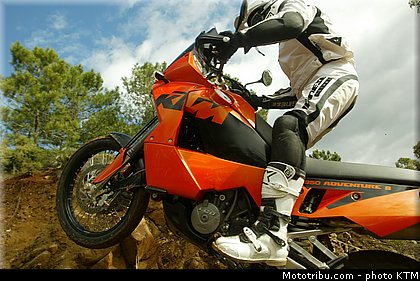 ktm_2003_950_adventure_018.jpg