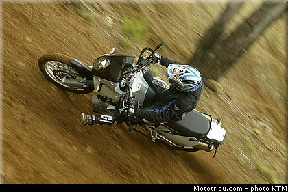 ktm_2003_950_adventure_021.jpg
