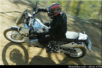 ktm_2003_950_adventure_024.jpg
