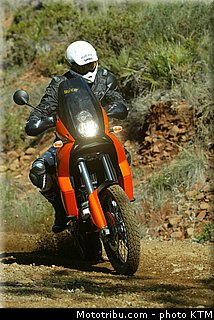 ktm_2003_950_adventure_040.jpg