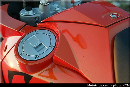 ktm_2003_950_adventure_084.jpg