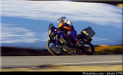 ktm_2006_990_adventure_020.jpg