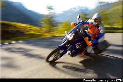 ktm_2006_990_adventure_021.jpg