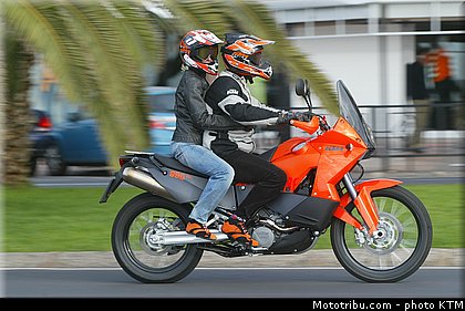 ktm_2006_990_adventure_023.jpg