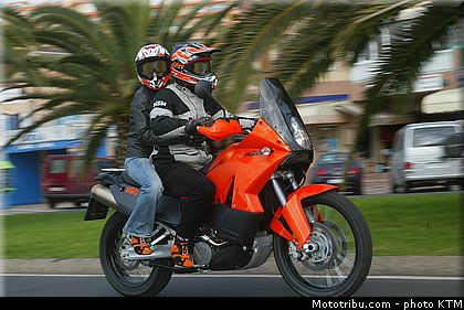 ktm_2006_990_adventure_024.jpg