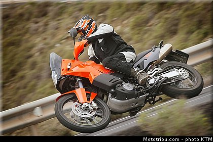 ktm_2006_990_adventure_029.jpg