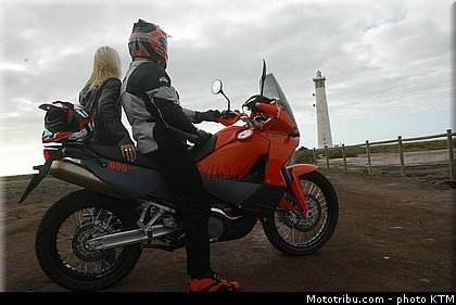 ktm_2006_990_adventure_031.jpg