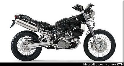 ktm_2006_990_adventure_051.jpg