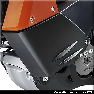 ktm_2006_990_adventure_059.jpg
