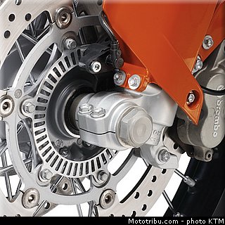 ktm_2006_990_adventure_061.jpg