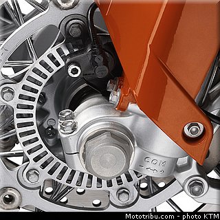 ktm_2006_990_adventure_062.jpg