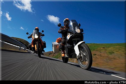 ktm_2010_990_adventure_006.jpg