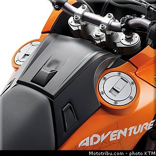 ktm_2010_990_adventure_016.jpg