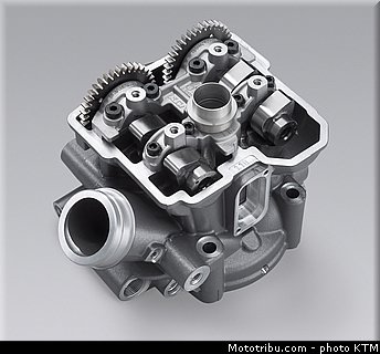 ktm_2010_990_adventure_022.jpg