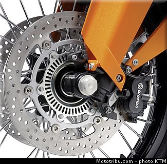 ktm_2011_990_adventure_010.jpg