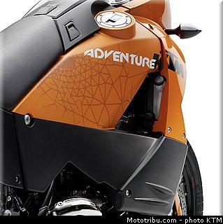 ktm_2011_990_adventure_013.jpg