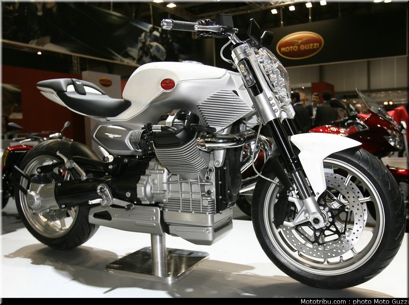 moto_guzzi_v12_strada_1_eicma_2009