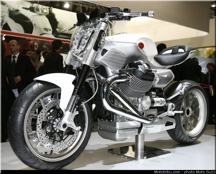 moto_guzzi_v12_strada_3_eicma_2009