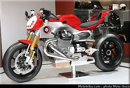 moto_guzzi_v12_lm_03_eicma_2009.jpg