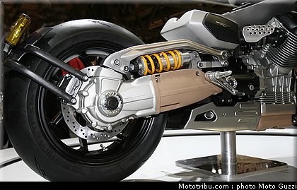 moto_guzzi_v12_lm_09_eicma_2009.jpg