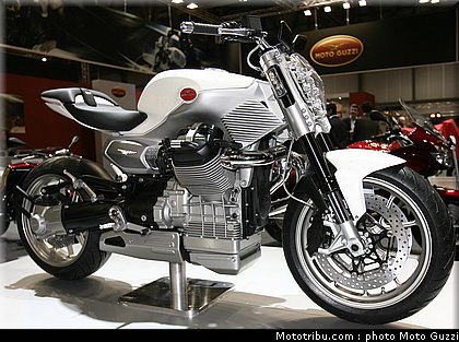 moto_guzzi_v12_strada_1_eicma_2009.jpg