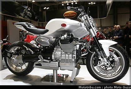 moto_guzzi_v12_strada_2_eicma_2009.jpg